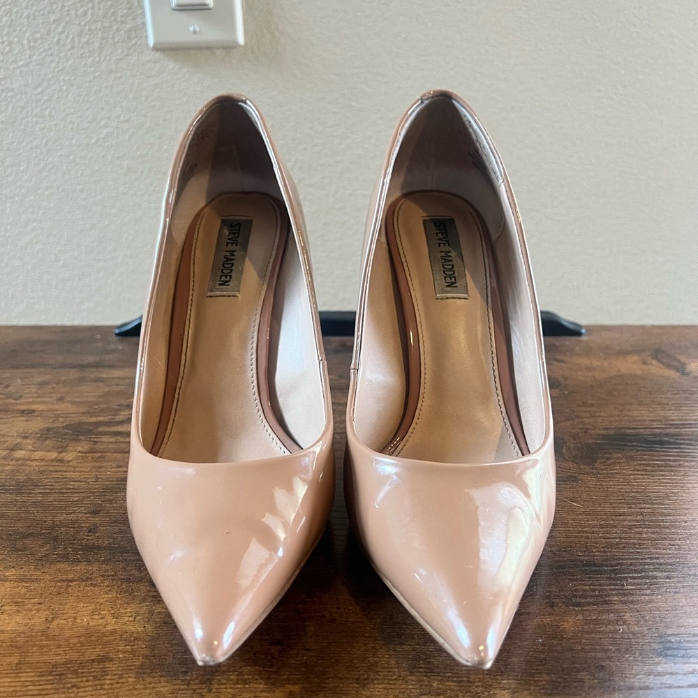 Steve Madden Tan Heels Classic Pointed-Toe